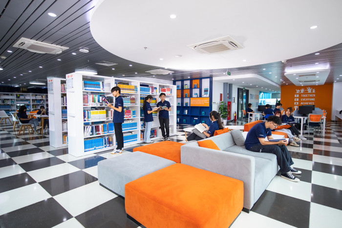 PHENIKA-279_ 192-min.jpg