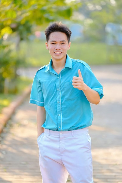 Em Cao Chí Minh, học sinh lớp 12S Trường Tiểu học - Trung học cơ sở và Trung học phổ thông Sky-Line Hill. Picture1.jpg