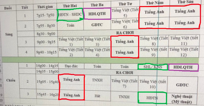Môn học tăng cường xếp đan xen với những môn học bắt buộc (Ảnh phụ huynh cung cấp) Môn học tăng cường xếp đan xen với những môn học bắt buộc (Ảnh phụ huynh cung cấp)