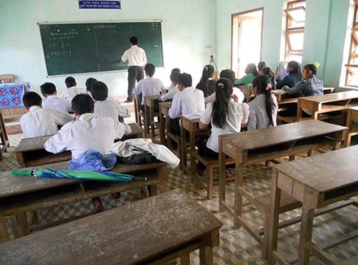 Giảm thiểu tình trạng học sinh bỏ học sau Tết là trách nhiệm của gia đình và nhà trường. (Ảnh minh hoạ: Baoquangnam.vn) Giảm thiểu tình trạng học sinh bỏ học sau Tết là trách nhiệm của gia đình và nhà trường. (Ảnh minh hoạ: Baoquangnam.vn)