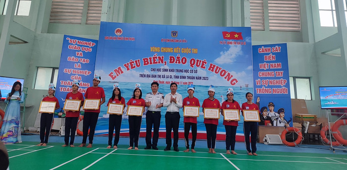 Trường Trung học cơ sở Tân An, đạt 6/10 giải thưởng (Ảnh P.T)