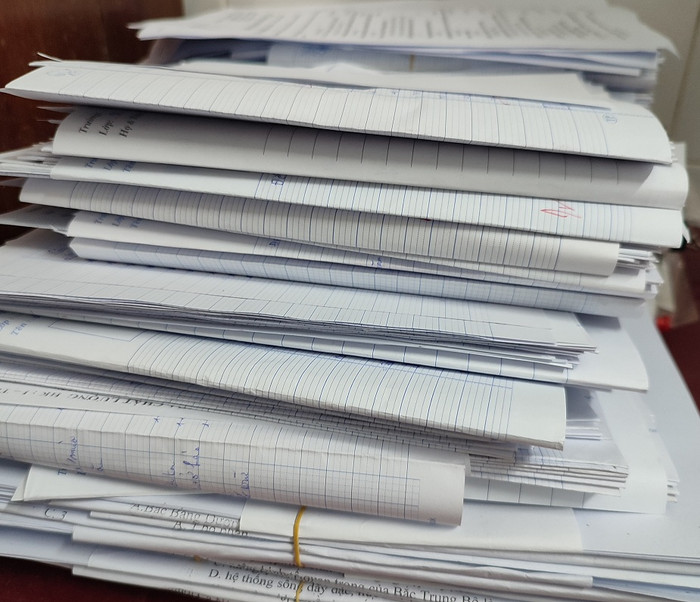 Bài kiểm tra cuối học kỳ của một giáo viên (Ảnh tác giả) Bài kiểm tra cuối học kỳ của một giáo viên (Ảnh tác giả)