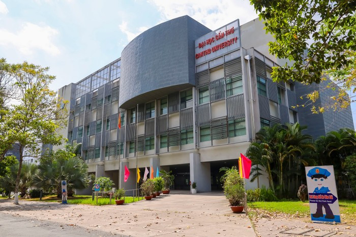 Trường Đại học Cần Thơ tọa lạc tại khu 2, đường 3/2, phường Xuân Khánh, Quận Ninh Kiều, Thành phố Cần Thơ. (Ảnh: Website nhà trường) ctu.jpg