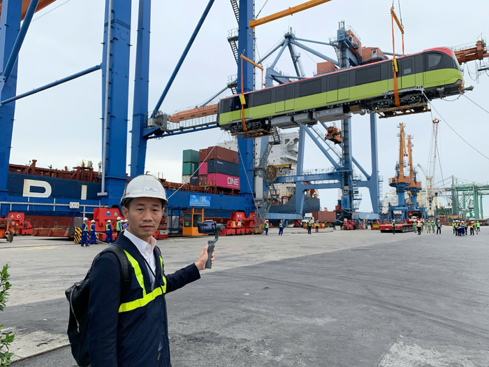 Sinh viên theo học ngành Kinh tế quốc tế hoàn toàn có thể tham gia vào lĩnh vực logistic như Dự án tuyến Metro đô thị số 3 Nhổn - Ga Hà Nội do Công ty NRS - Raiza Express Việt Nam đảm nhận là nhà thầu cho gói Thiết bị và Phương tiện. Ảnh: NVCC nrs.png