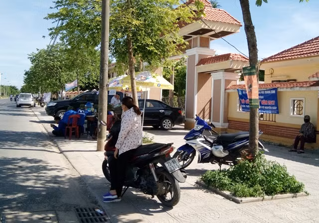 Hầu hết ở các điểm thì đều khá vắng vẻ, không còn cảnh nhốn nháo, kẹt xe như trước đây. (Ảnh: Thủy Phan)