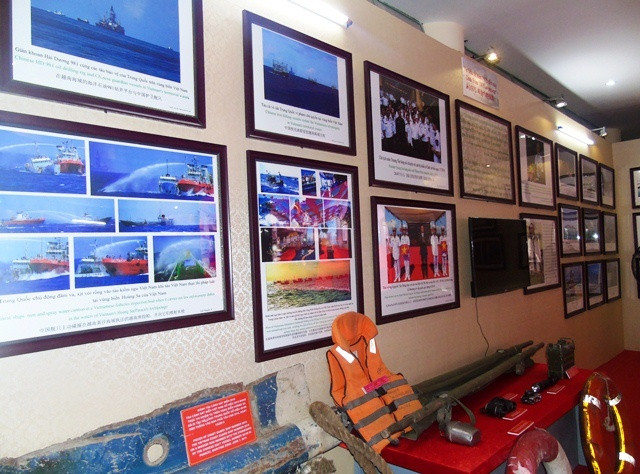Các tư liệu, hiện vật, bản đồ... được trưng bày tại triển lãm là những bằng chứng lịch sử và cơ sở pháp lý chứng minh chủ quyền của Việt Nam đối với hai quần đảo Hoàng Sa và Trường Sa. Các tư liệu, hiện vật, bản đồ... được trưng bày tại triển lãm là những bằng chứng lịch sử và cơ sở pháp lý chứng minh chủ quyền của Việt Nam đối với hai quần đảo Hoàng Sa và Trường Sa.