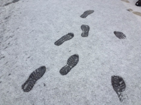 Những dấu giầy để lại trên tuyết chụp tại Cổng trời - Lào Cai.