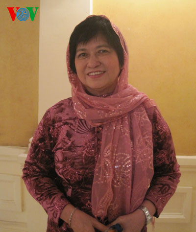 Bà Nguyễn Thị Kim Chi - Chủ nhiệm Hợp tác xã Thêu may Kim Chi Bà Nguyễn Thị Kim Chi - Chủ nhiệm Hợp tác xã Thêu may Kim Chi