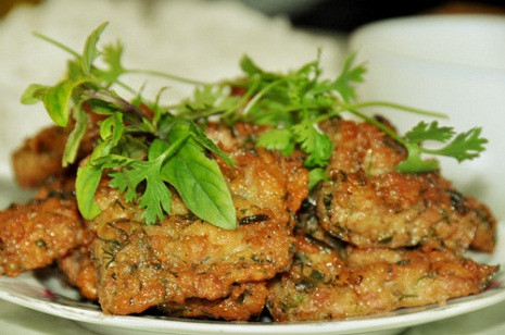 Người ăn rươi dễ bị ngộ độc.