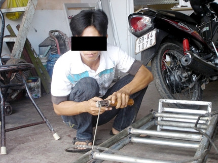 Nhờ sự quản lý chặt chẽ của gia đình, N.U.E (phường 1, TP Cà Mau) đã cai nghiện thành công và có việc làm ổn định. Nhờ sự quản lý chặt chẽ của gia đình, N.U.E (phường 1, TP Cà Mau) đã cai nghiện thành công và có việc làm ổn định.