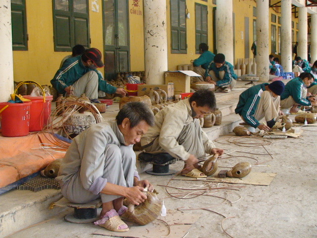 Người cai nghiện ma tuý hiện mới chỉ được đào tạo cơ bản một số nghề thủ công tại các trung tâm cai nghiện. Người cai nghiện ma tuý hiện mới chỉ được đào tạo cơ bản một số nghề thủ công tại các trung tâm cai nghiện.