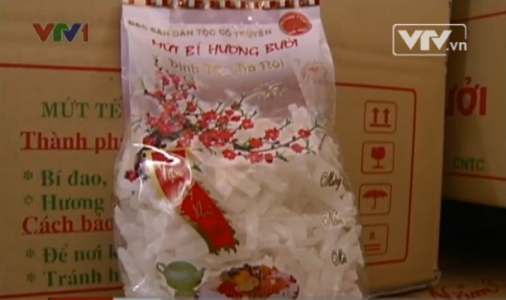 Mứt Xuân Đỉnh sẽ được đóng gói và đến tay người tiêu dùng với những cái tên quen thuộc lâu nay như Hải Hà, hoặc Hữu Nghị. Mứt Xuân Đỉnh sẽ được đóng gói và đến tay người tiêu dùng với những cái tên quen thuộc lâu nay như Hải Hà, hoặc Hữu Nghị.