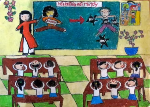 Mỗi bức tranh thể hiện sự hiểu biết của các em nhỏ về sự nguy hại của tệ nạn ma túy trong xã hội.