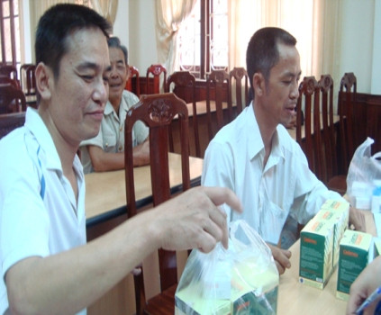 Người nghiện ma túy nhận thuốc Cedemex Người nghiện ma túy nhận thuốc Cedemex