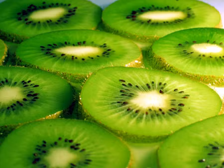 Kiwi thơm ngon và chứa nhiều chất dinh dưỡng có lợi cho sức khỏe.