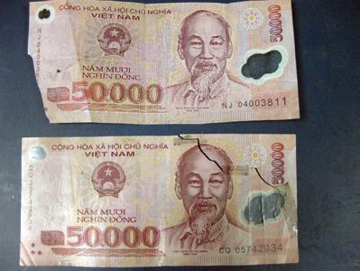 NHNN công bố mẫu tiêu biểu tiền không đủ tiêu chuẩn lưu thông làm cơ sở cho việc thu, đổi, tuyển chọn, phân loại tiền. NHNN công bố mẫu tiêu biểu tiền không đủ tiêu chuẩn lưu thông làm cơ sở cho việc thu, đổi, tuyển chọn, phân loại tiền.