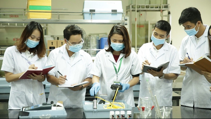 Sinh viên Trường Đại học Tài nguyên và Môi trường Hà Nội trong một buổi thực hành. Ảnh: NTCC. Sinh viên Trường Đại học Tài nguyên và Môi trường Hà Nội trong một buổi thực hành. Ảnh: NTCC.