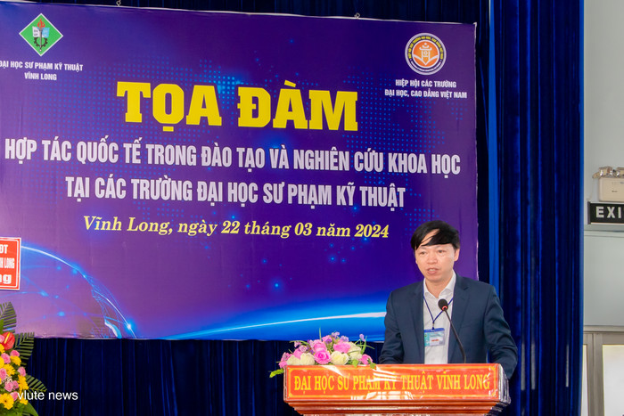 Phó Giáo sư, Tiến sĩ Bùi Trung Thành – Hiệu trưởng Trường Đại học Sư phạm Kỹ thuật Hưng Yên, Chủ nhiệm câu lạc bộ. pgs thanh.JPG