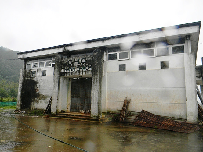 Một công trình thể hiện sự yếu kém trong công tác quản lý của Ban Thường vụ xã Thanh Thạch. (Ảnh: V.N)