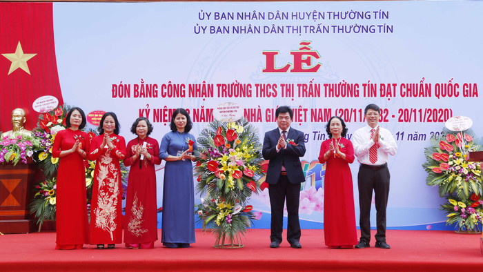 Thầy cô Trường Trung học cơ sở Thị trấn Thường Tín (huyện Thường Tín, Hà Nội). (Ảnh: website nhà trường) Thi_Tran_22_JPG_ed469f7156.jpg