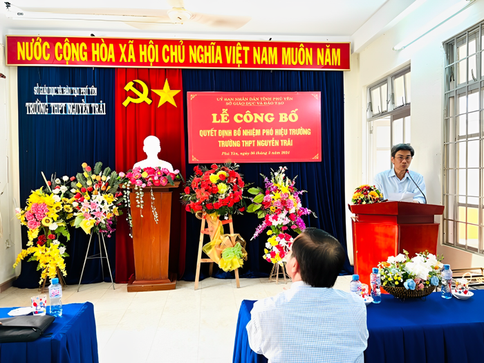 Thầy Lê Xuân Quang - Hiệu trưởng Trường Trung học phổ thông Nguyễn Trãi (thành phố Tuy Hòa, tỉnh Phú Yên). (Ảnh: website nhà trường) anh1.png
