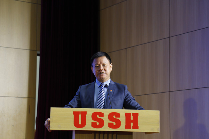 Tân giáo sư Lại Quốc Khánh, Phó Hiệu trưởng Trường Đại học Khoa học Xã hội và Nhân văn, Đại học Quốc gia Hà Nội. (Ảnh: website nhà trường) _mg_2995.jpg