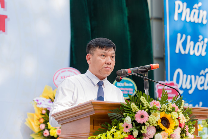 Tiến sĩ Hoàng Đức Thuận, Hiệu trưởng Trường Trung học phổ thông Cao Bá Quát - Gia Lâm. (Ảnh: website nhà trường) 459496745_917922913477993_8505702025837422664_n.jpg