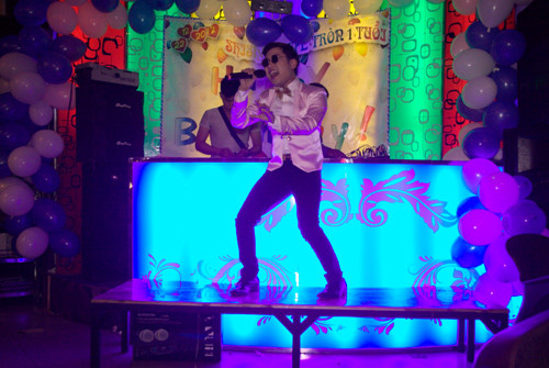 Buổi tiệc còn có sự góp mặt của Don Nguyễn Buổi tiệc còn có sự góp mặt của Don Nguyễn