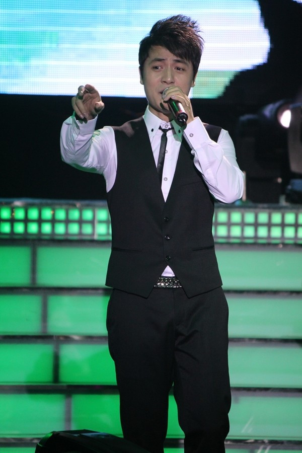 Ngoài Văn Mai Hương, trong đêm nhạc của Lê Hiếu còn có sự góp mặt của khách mời đặc biệt khác là Đăng Khôi. Ngoài Văn Mai Hương, trong đêm nhạc của Lê Hiếu còn có sự góp mặt của khách mời đặc biệt khác là Đăng Khôi.