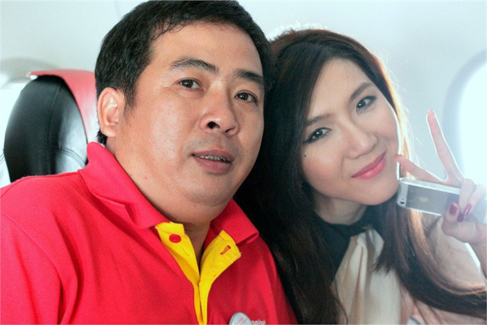 Vị đạo diễn này mới đây được biết đến là người lên tiếng phản pháo doanh nhân Chung Minh để giữ uy tín cho ekip nhạc sĩ Nguyễn Văn Chung trong vụ lùm xùm tiền tài trợ show diễn giữa đôi bên.