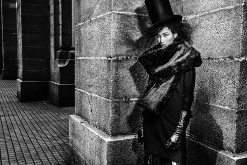 Hoàng Thùy cá tính. Hoàng Thùy cá tính.