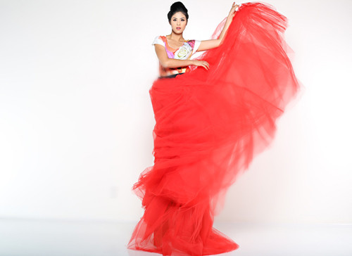 Trước khi trở thành Hoa hậu Việt Nam 2010, Ngọc Hân từng đoạt giải Icon Hoa Học Trò 2005 và làm CTV stylist cho báo Hoa Học Trò - Sinh Viên Việt Nam. Trước khi trở thành Hoa hậu Việt Nam 2010, Ngọc Hân từng đoạt giải Icon Hoa Học Trò 2005 và làm CTV stylist cho báo Hoa Học Trò - Sinh Viên Việt Nam.