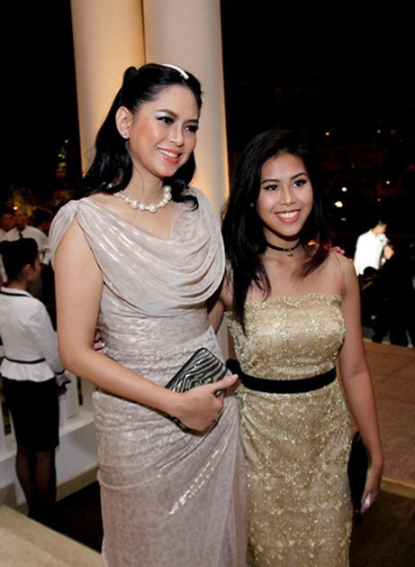 Bà Thủy Tiên cùng con gái Thảo Tiên. Bà Thủy Tiên cùng con gái Thảo Tiên.