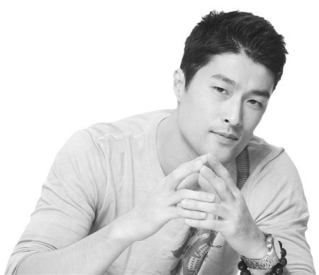 "Tôi liên lạc với con qua Skype".