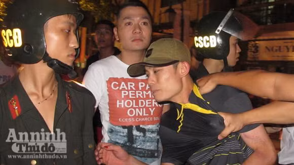 Hà Nội: Tạm giữ 3 siêu mô-tô không giấy tờ ảnh 3