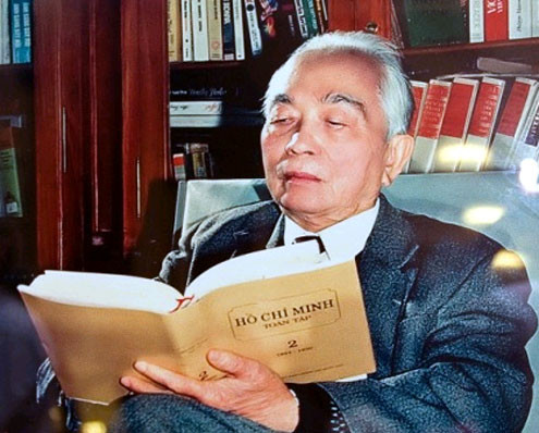 Cuộc đời đại tướng Võ Nguyên Giáp qua ảnh ảnh 2 ... hay đọc sách.