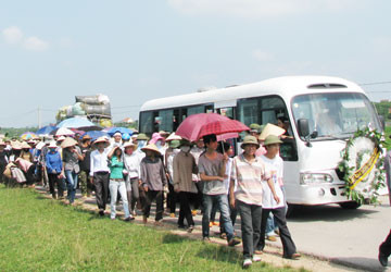 Tìm được mẫu máu của hung thủ vụ thảm sát Bắc Giang ảnh 1