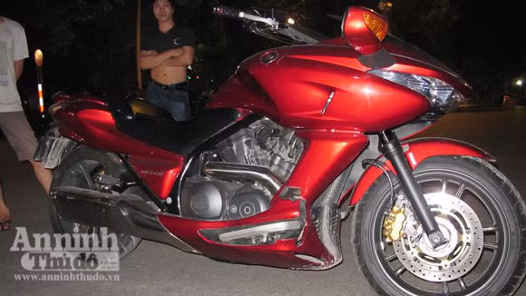 Hà Nội: Tạm giữ 3 siêu mô-tô không giấy tờ ảnh 1