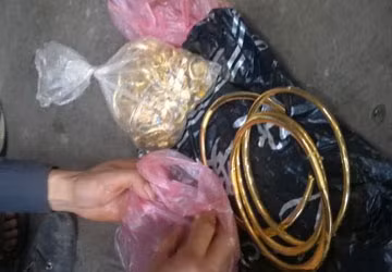 Số vàng Luyện nhờ người thân cất giữ sau khi cướp từ tiệm vàng Ngọc Bích Số vàng Luyện nhờ người thân cất giữ sau khi cướp từ tiệm vàng Ngọc Bích