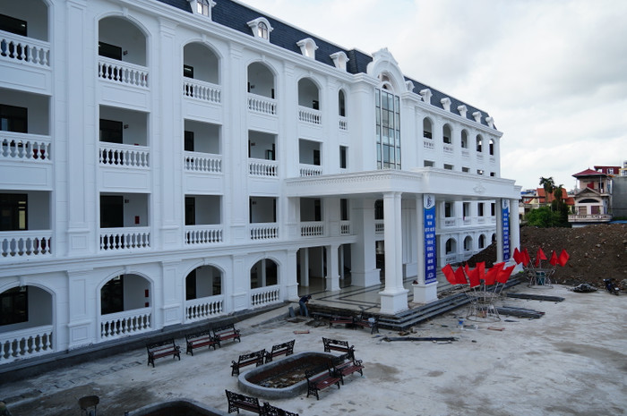 Dự án xây dựng Trường Trung học phổ thông Hồng Bàng có tổng mức đầu tư 150 tỷ đồng (Ảnh: Phạm Linh) Dự án xây dựng Trường Trung học phổ thông Hồng Bàng có tổng mức đầu tư 150 tỷ đồng (Ảnh: Phạm Linh)