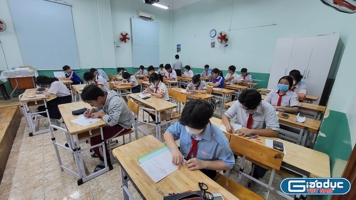 Việc tổ chức dạy học 2 buổi/ ngày là một chủ trương đúng đắn trong việc hướng tới việc học tập nhẹ nhàng hơn, có kiểm soát, phù hợp với yêu cầu đổi mới giáo dục. (Ảnh minh họa: Phương Linh) gdvn-hsgioilop9b-1215-4305-8471-3078-3368.jpg
