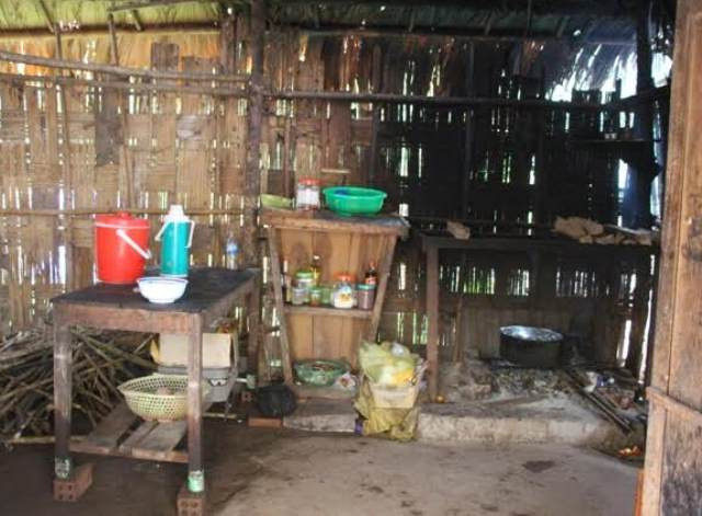 Gian bếp của các thầy cô giáo (Ảnh: H.S) Gian bếp của các thầy cô giáo (Ảnh: H.S)