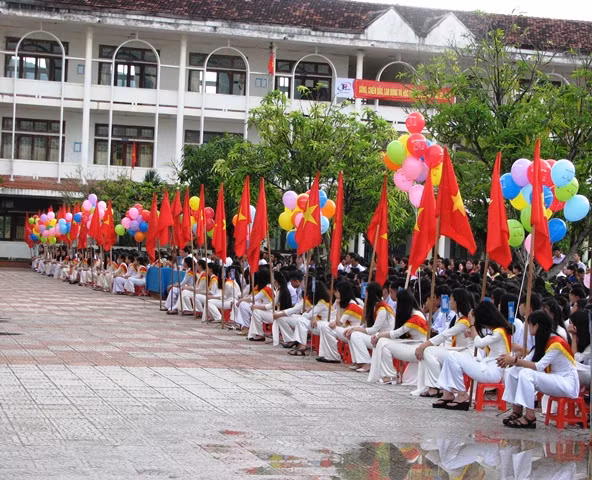 Lễ khai giảng tại trường THPT Quang Trung