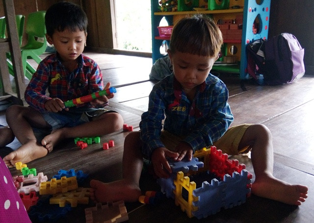 Sự hồn nhiên của các em học sinh chính là niềm an ủi lớn nhất đối với những giáo viên cắm bản (Ảnh: Thủy Phan) Sự hồn nhiên của các em học sinh chính là niềm an ủi lớn nhất đối với những giáo viên cắm bản (Ảnh: Thủy Phan)