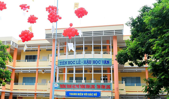 Ảnh: Trường Trung học phổ thông Vĩnh Long. 448926723_1018258290309279_3279983233654978743_n.jpg