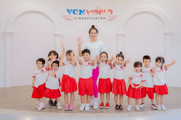 Tại Trường Mầm non VCN World, các bé được phát triển toàn diện thông qua chương trình giáo dục hiện đại và hoạt động ngoại khóa phong phú. DSC02414-2048x1365.jpg