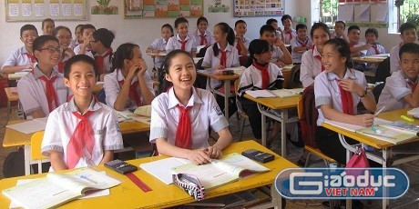 Học sinh lớp 7C (trường Trung học Cơ sở Nam Hồng, Hà Tĩnh) hân hoan đề nghị bỏ chương trình VNEN (Ảnh Lê Văn Vỵ). Học sinh lớp 7C (trường Trung học Cơ sở Nam Hồng, Hà Tĩnh) hân hoan đề nghị bỏ chương trình VNEN (Ảnh Lê Văn Vỵ).