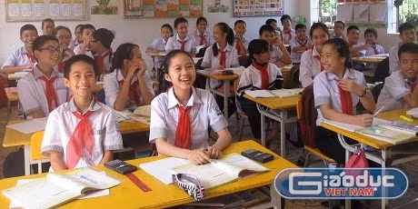 Học sinh lớp 7C (trường Trung học Cơ sở Nam Hồng, Hà Tĩnh) hân hoan đề nghị bỏ chương trình VNEN (Ảnh Lê Văn Vỵ).