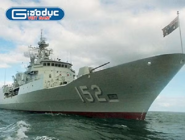 Khu trục hạm HMAS Warramunga của Úc.