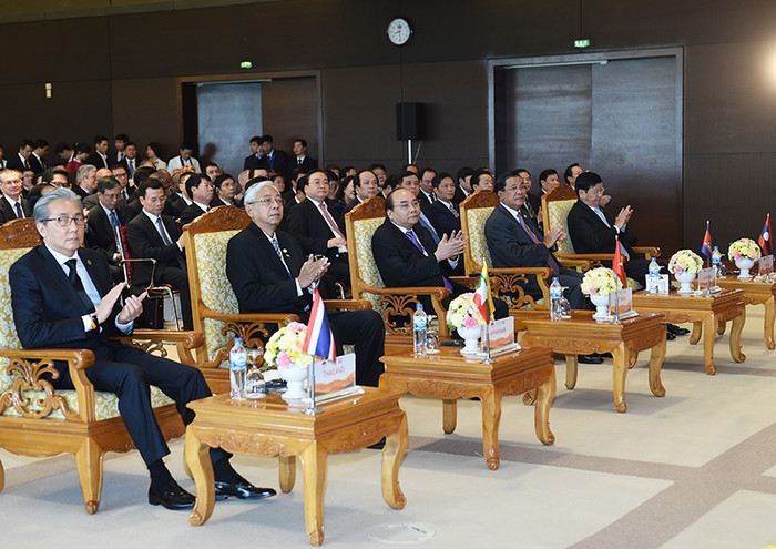 Lãnh đạo các quốc gia dự lễ khai mạc. Lãnh đạo các quốc gia dự lễ khai mạc.